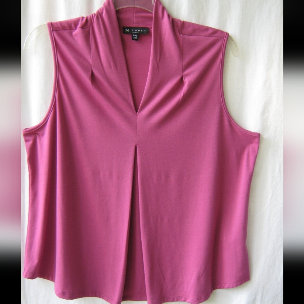 N touch Sugar Plum Pink Petite Size XL Sleeveless V Neck Top‎